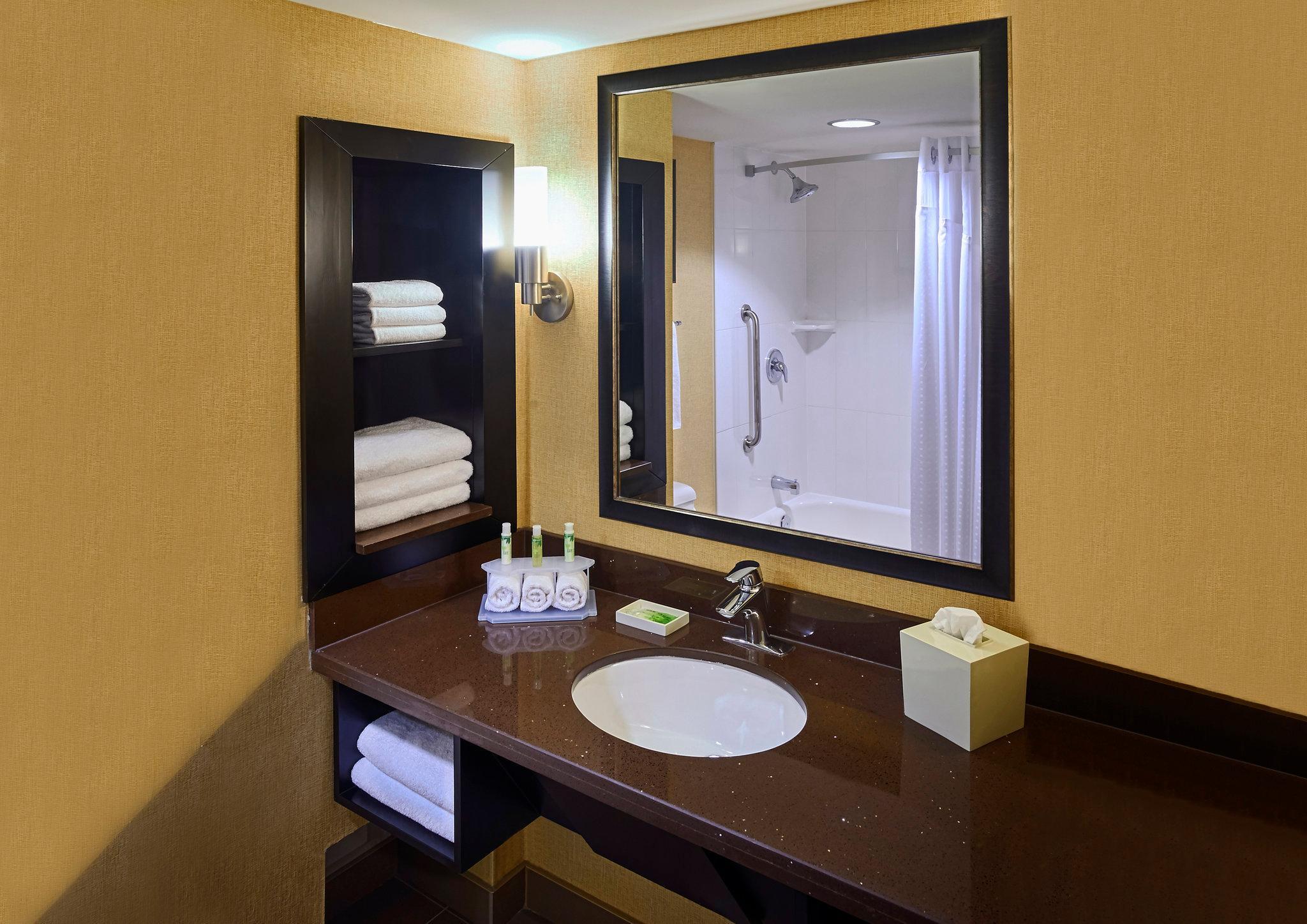 Holiday Inn Express And Suites Timmins By Ihg Экстерьер фото
